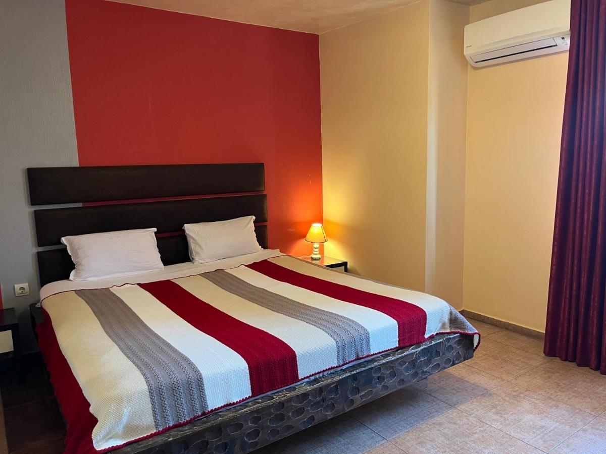 Family Hotel Bunara Brestnik Exterior photo